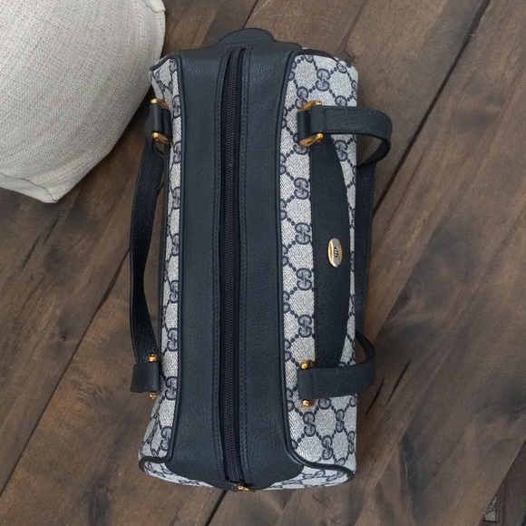 Authentic Vintage Gucci GG Monogram Supreme Tubular Satchel Bag - Picture 7 of 10